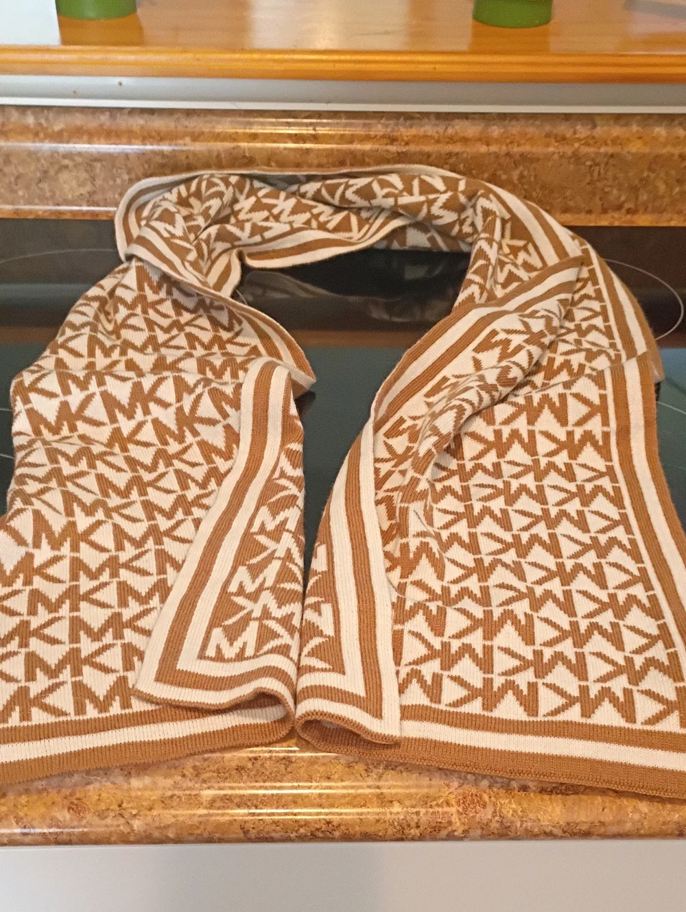 Michael kors Women’s Knit Scarf in Beige and White